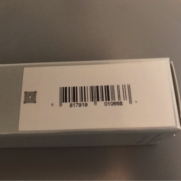 It Cosmetics Your Skin But Better CC+ Color Correcting Full Coverage Cream. - Picture 3 of 4